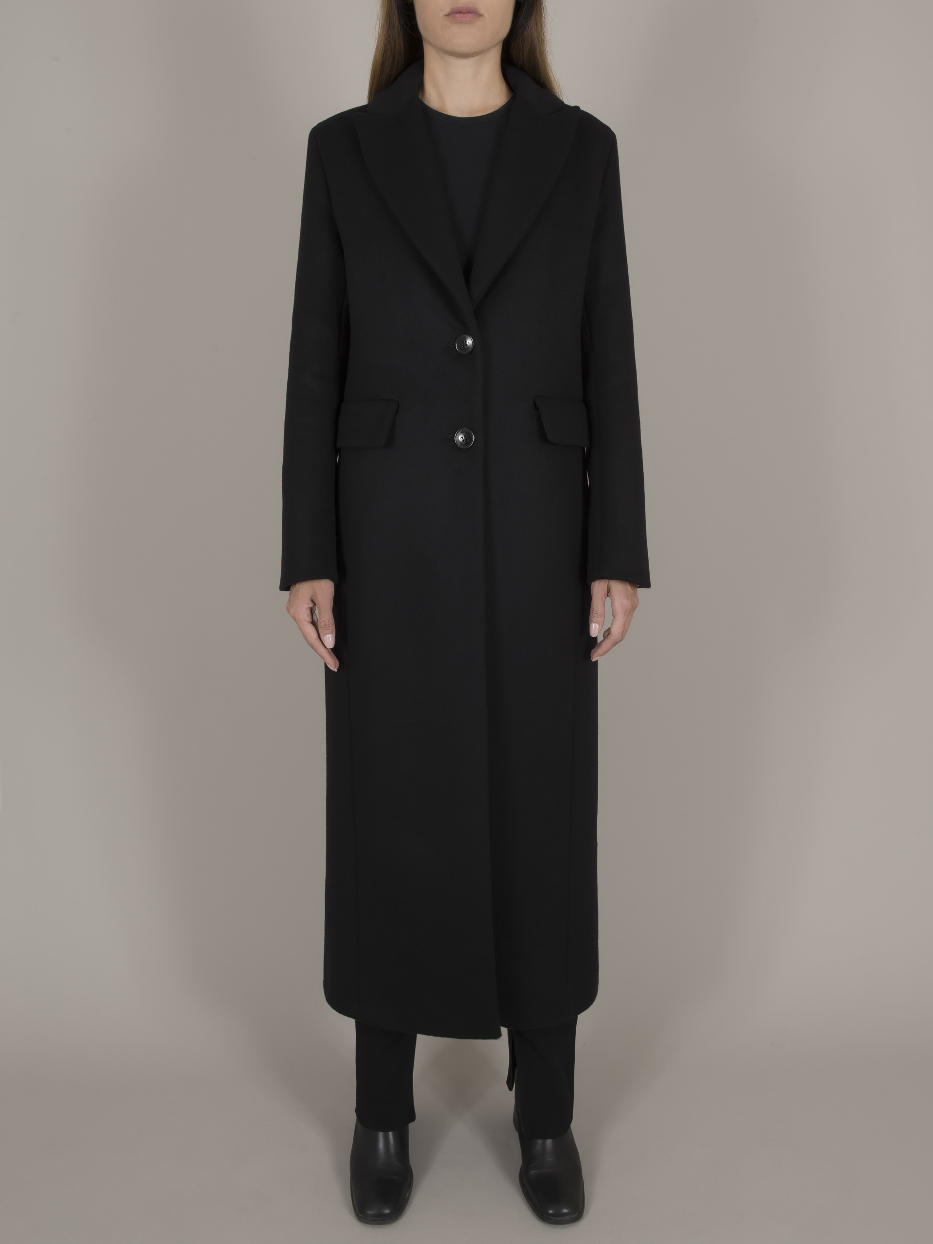 Isabella Coat in Black Virgin Wool and Cashmere - le Rú